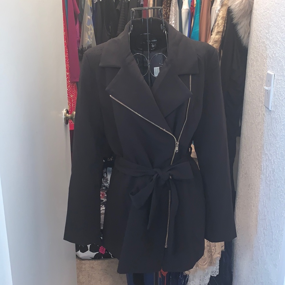 Evening jacket with gold zip